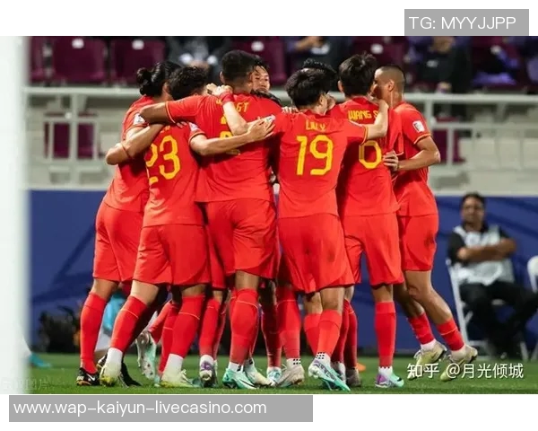 中国足球迎战卡塔尔力争胜利展现实力与决心 中国足球迎战卡塔尔力争胜利展现实力与决心