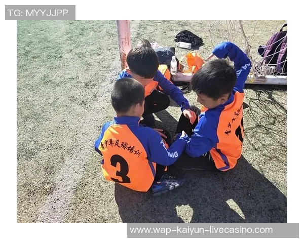 胡歌热爱足球的背后故事与他在绿茵场上的精彩瞬间分享 胡歌热爱足球的背后故事与他在绿茵场上的精彩瞬间分享